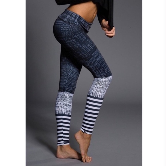 Onzie Printed Leggings Graphic Levels Size XS - Picture 1 of 8